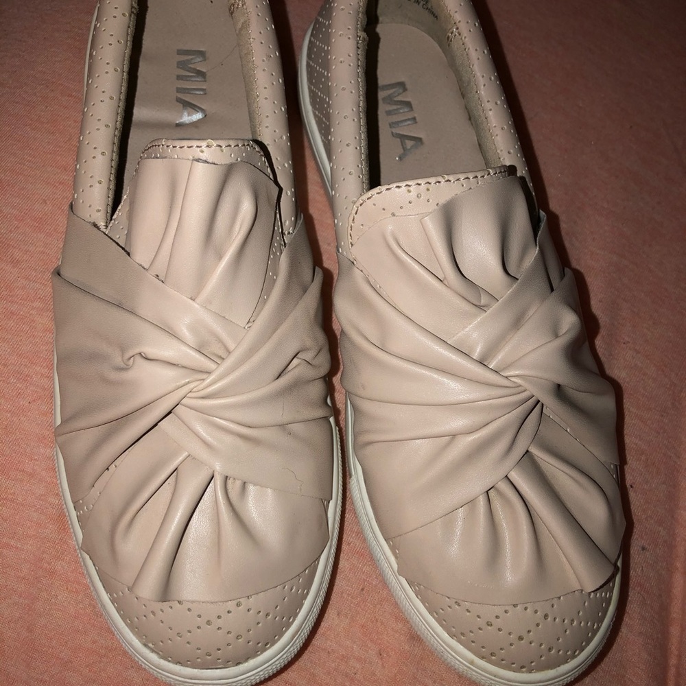 pink MIA shoes